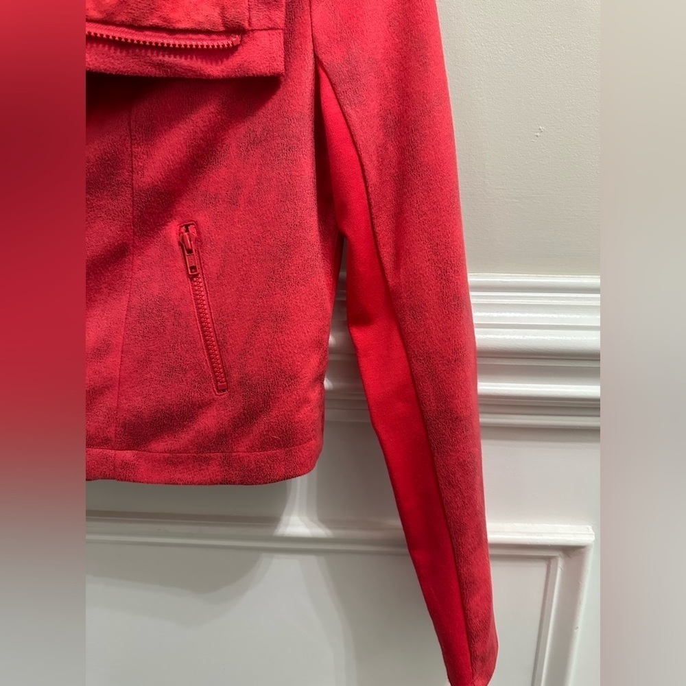 Rock & Republic Red Cropped Moto Faux Suede Jacket size 6 - Picture 5 of 7